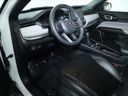 Used 2025 Jeep Compass Limited AWD/4WD image 17