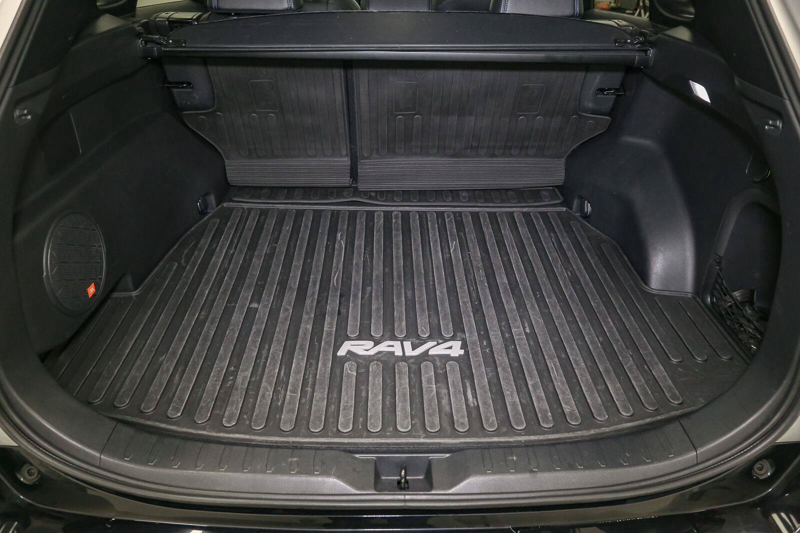 Used 2023 Toyota RAV4 XSE AWD/4WD image 12