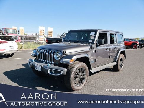Used 2022 Jeep Wrangler Unlimited Sahara image 1