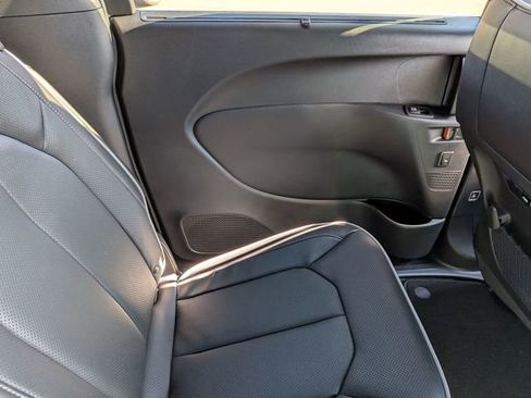 New 2026 Chrysler Pacifica Limited image 22