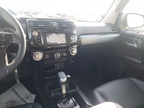 Used 2018 Toyota 4Runner TRD Off-Road Premium image 26