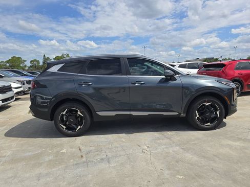 New 2026 Kia Sportage EX AWD/4WD image 9