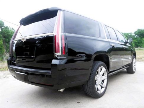 Used 2017 Cadillac Escalade ESV Premium Luxury image 7