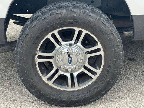 Used 2016 Ford F250 Lariat w/ Chrome Package image 6