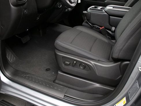 Used 2025 Chevrolet Silverado 2500 Custom w/ Custom Convenience Package image 24