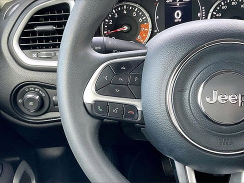 Used 2020 Jeep Renegade Latitude image 19