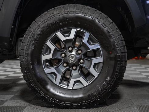 Used 2016 Toyota Tacoma TRD Off-Road w/ Towing Package image 17