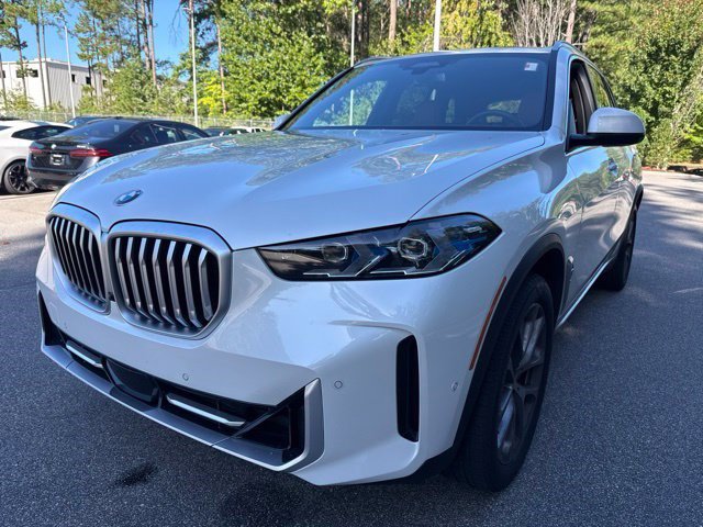 Certified 2024 BMW X5 xDrive40i w/ Premium Package AWD/4WD image 9