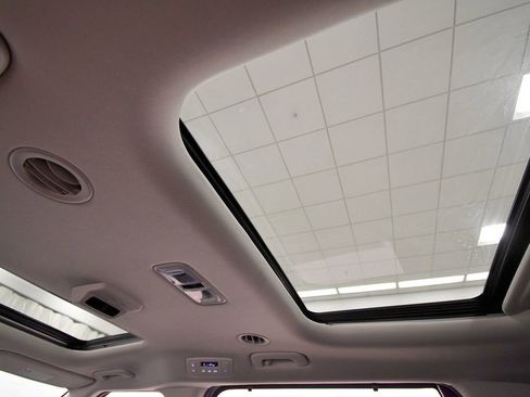 Certified 2026 Kia Carnival SX w/ SX Dark Edition Package FWD image 18