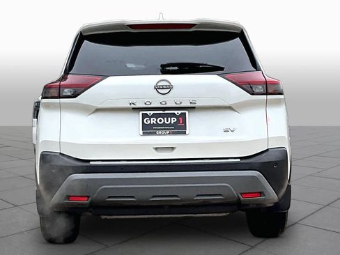 Used 2023 Nissan Rogue SV w/ SV Premium B Package image 5