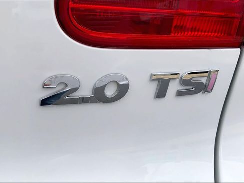 Used 2012 Volkswagen Tiguan SEL FWD image 9
