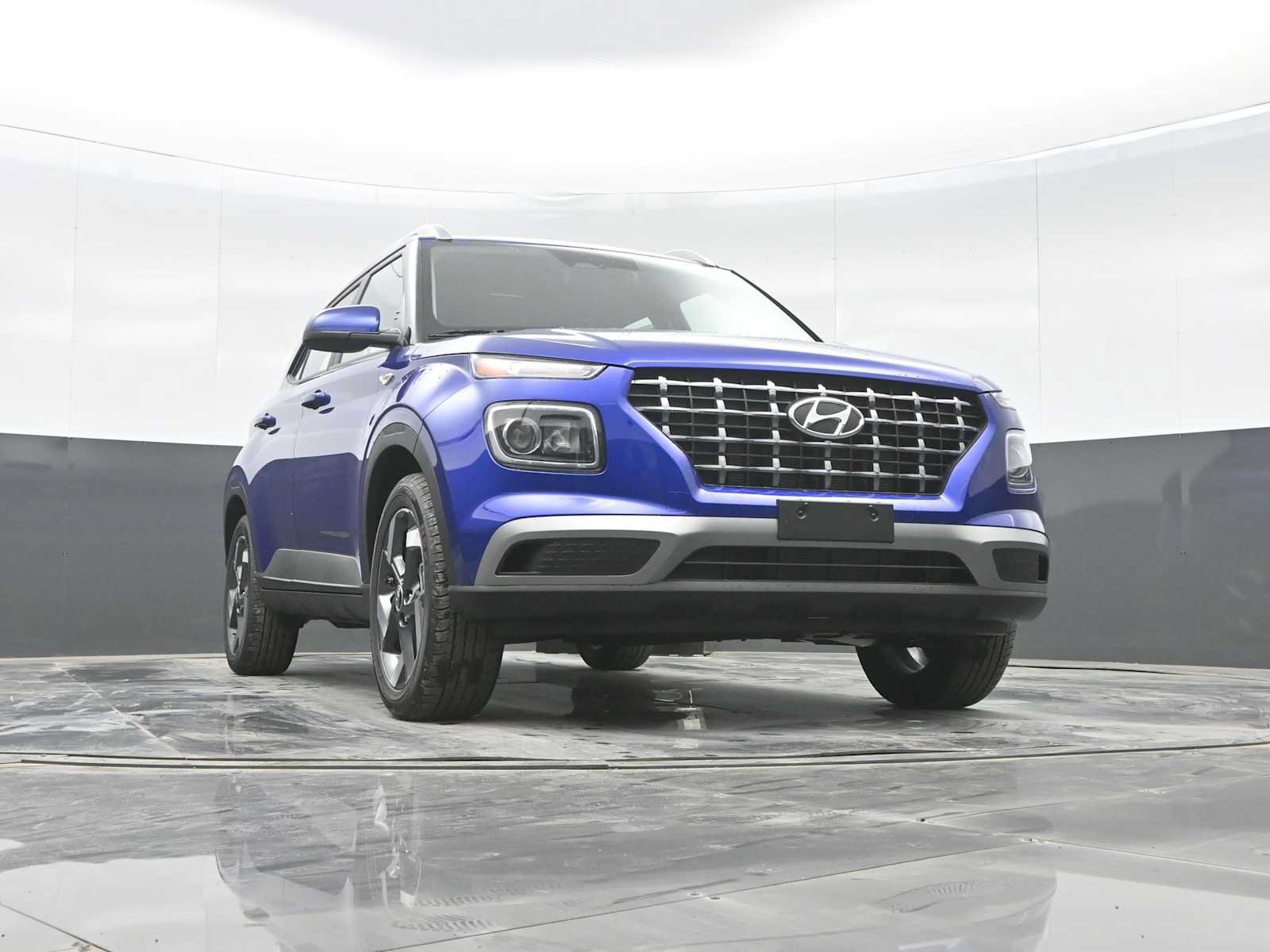 Used 2026 Hyundai Venue SEL FWD image 30
