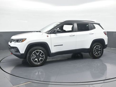 New 2026 Jeep Compass Trailhawk image 2