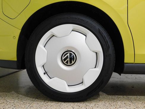 Used 2025 Volkswagen ID. Buzz 1st Edition image 98