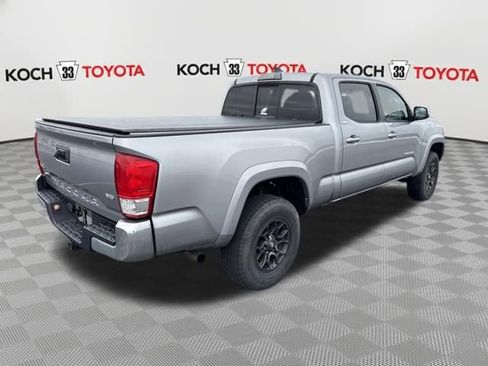 Used 2017 Toyota Tacoma SR5 w/ Tow Package image 8
