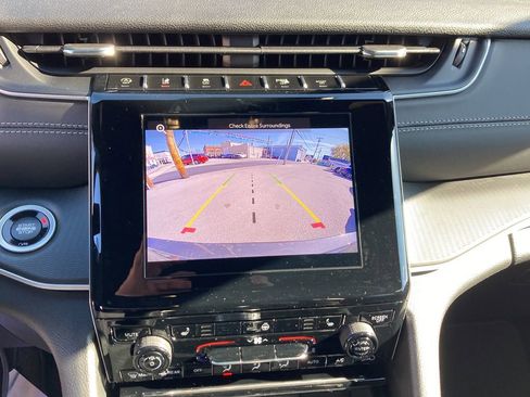 New 2025 Jeep Grand Cherokee L Altitude image 26