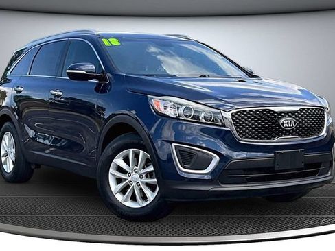 Used 2018 Kia Sorento FWD image 3