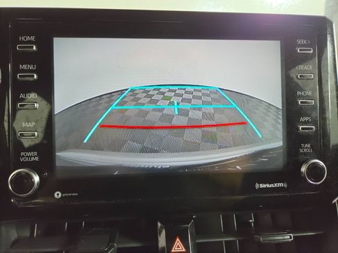 Used 2021 Toyota Corolla LE FWD image 32