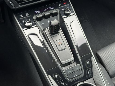 Certified 2025 Porsche 911 Carrera RWD image 34