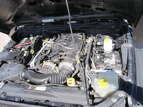 Used 2015 Jeep Wrangler Sport image 12