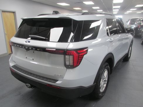 New 2026 Ford Explorer Active AWD/4WD image 5