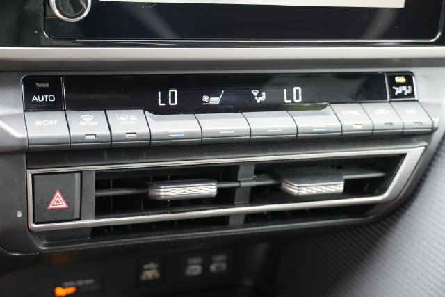 Used 2025 Toyota Camry SE FWD image 34