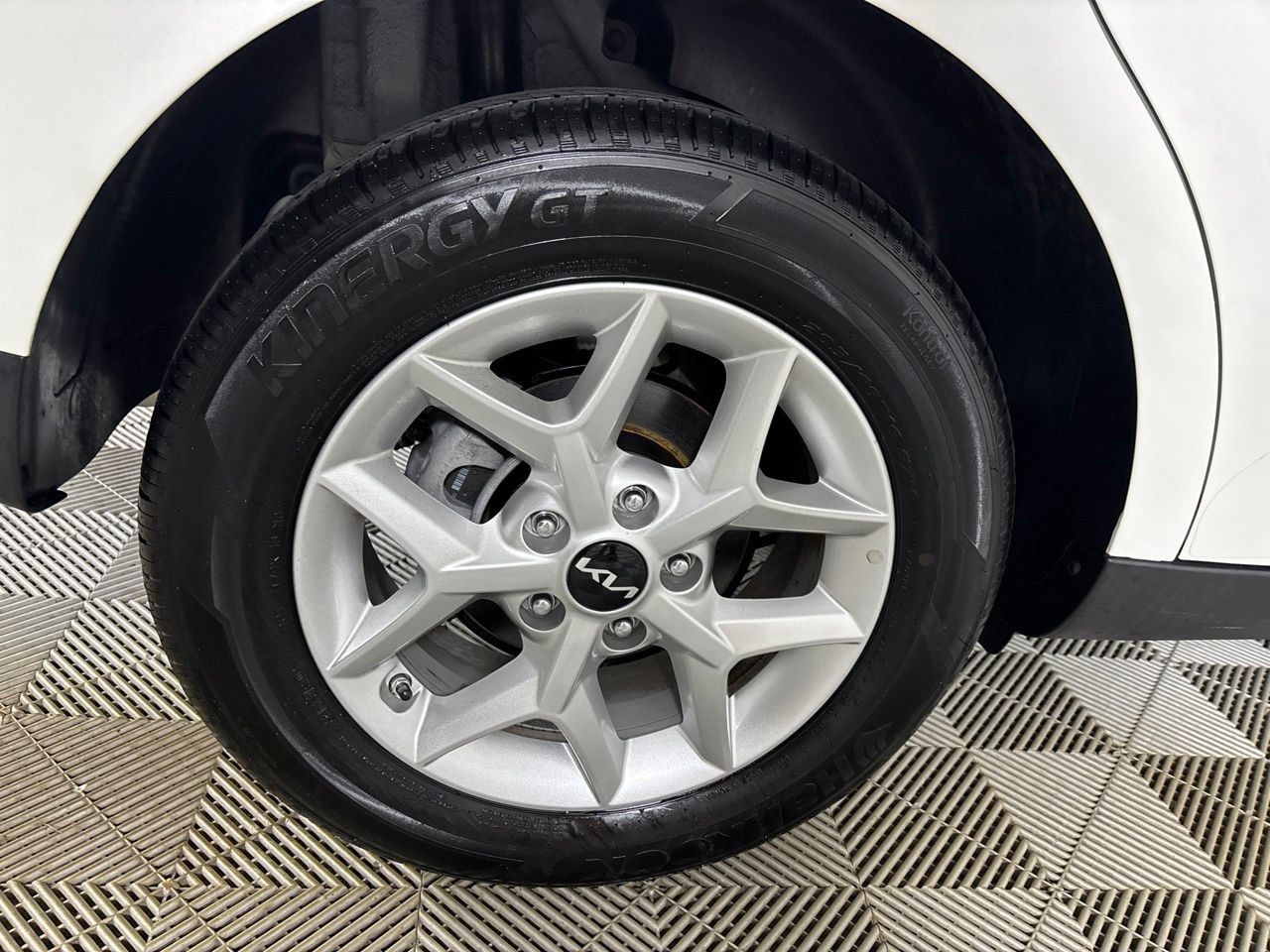 Used 2025 Kia Soul LX w/ LX Technology Package FWD image 31