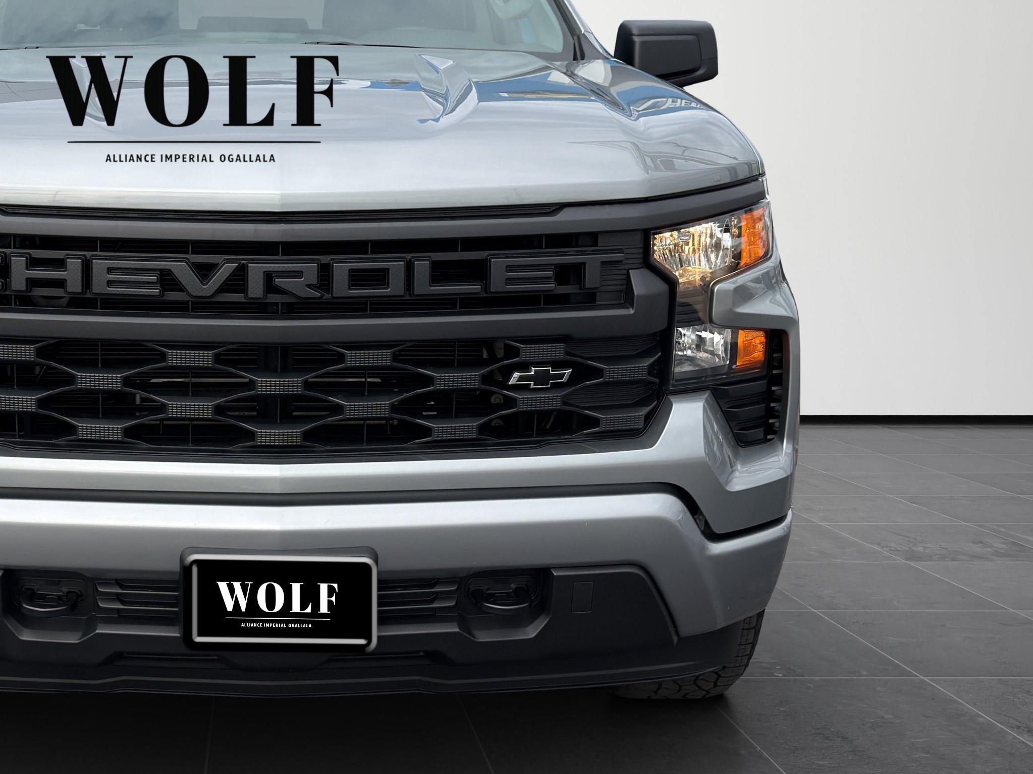 Used 2023 Chevrolet Silverado 1500 Custom w/ 2.7L Blackout Package AWD/4WD image 10