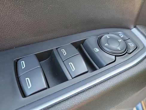 Used 2024 Chevrolet Silverado 1500 LT image 18