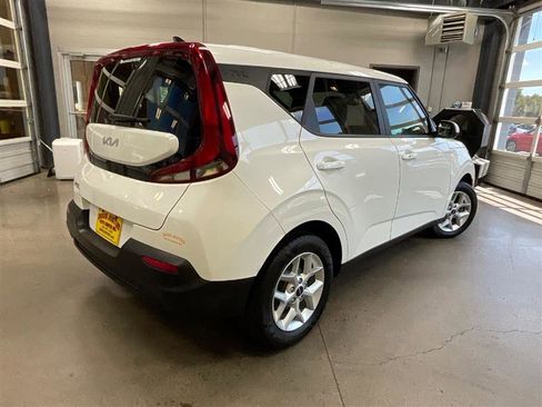 Used 2022 Kia Soul S image 5