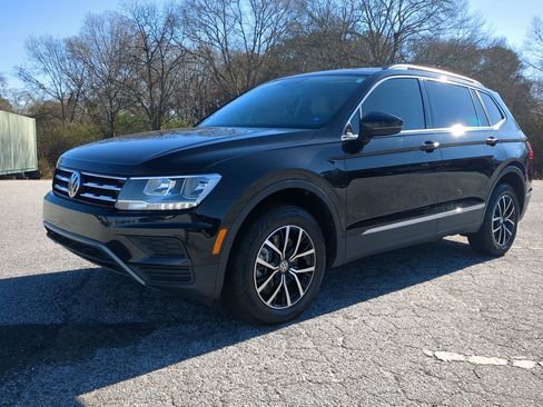 Used 2021 Volkswagen Tiguan SE image 6
