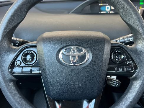 Used 2021 Toyota Prius LE FWD image 24