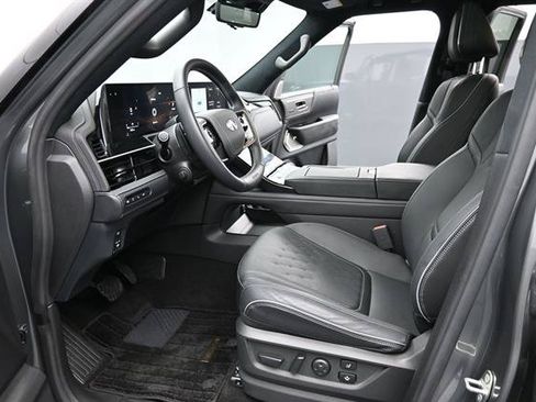 Used 2026 INFINITI QX80 Autograph w/ Premium Cargo Package AWD/4WD image 10