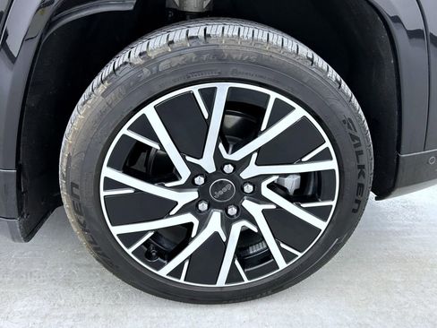 Used 2025 Jeep Wagoneer S Limited image 21