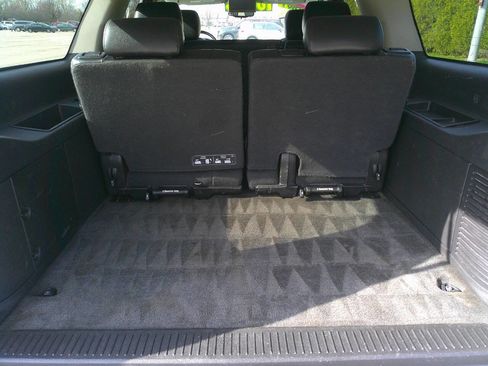 Used 2013 Chevrolet Suburban LT image 16