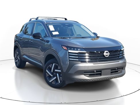 New 2026 Nissan Kicks SV w/ Cold Weather Package FWD image 1