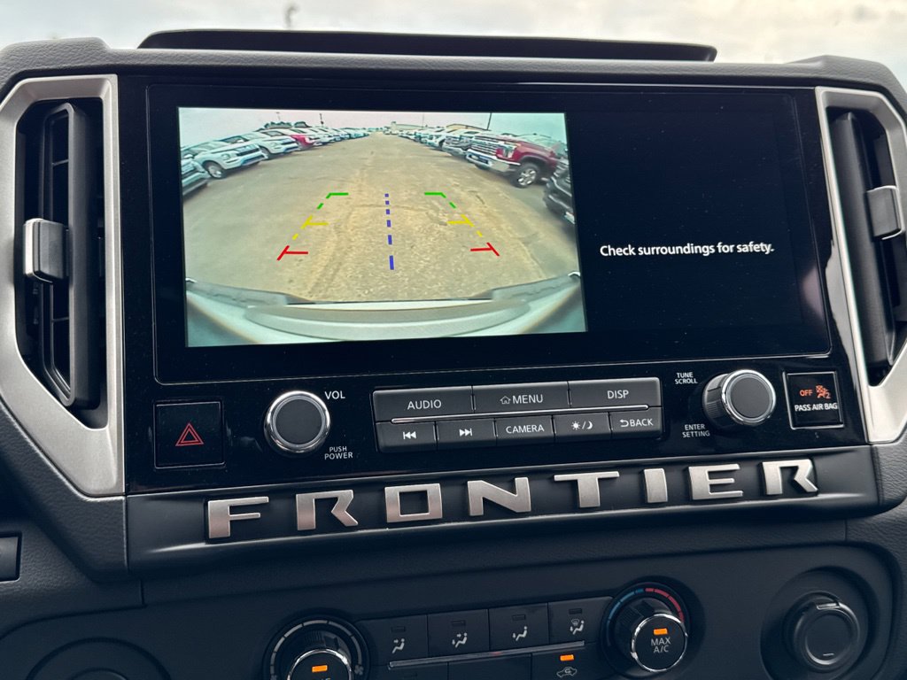 Used 2025 Nissan Frontier SV RWD image 12