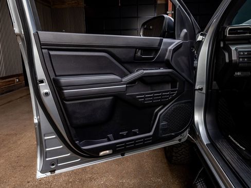 Used 2024 Toyota Tacoma SR5 w/ SR5 Upgrade Package image 34