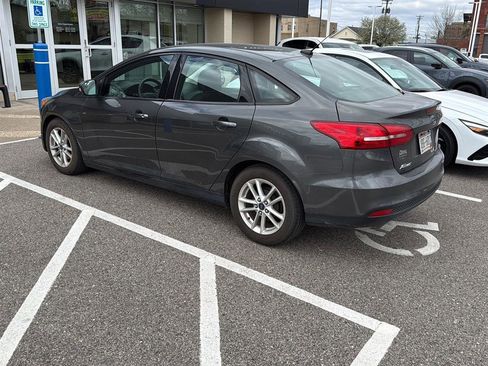 Used 2015 Ford Focus SE image 6
