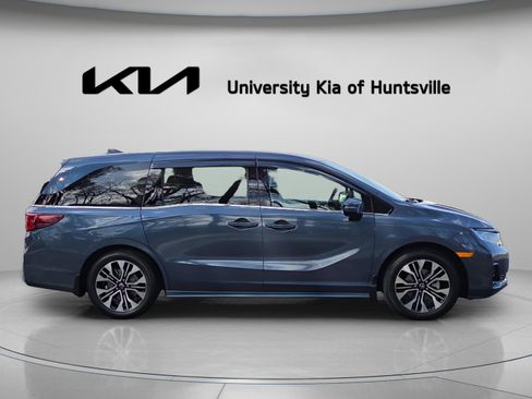 Used 2025 Honda Odyssey Elite image 2