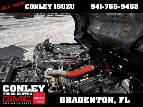 Used 2023 Isuzu NPR RWD image 11