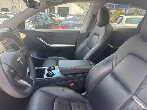 Used 2021 Tesla Model Y Long Range AWD/4WD image 5