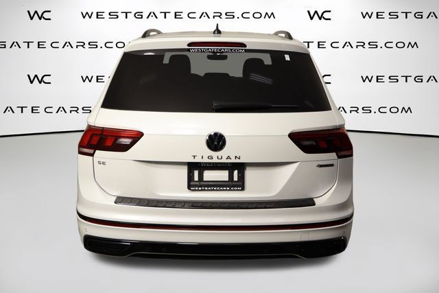 Used 2024 Volkswagen Tiguan SE R-Line AWD/4WD image 4