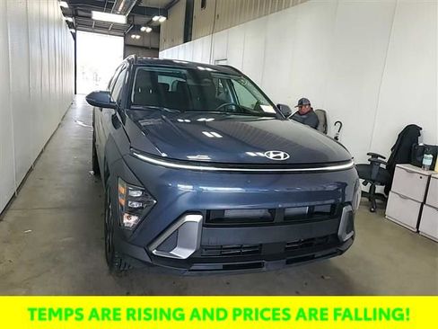 Used 2025 Hyundai Kona SEL image 22