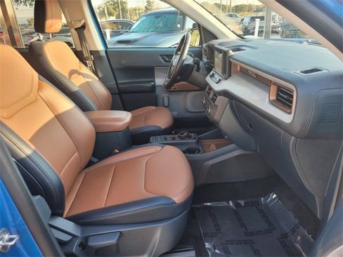 Used 2022 Ford Maverick Lariat image 16