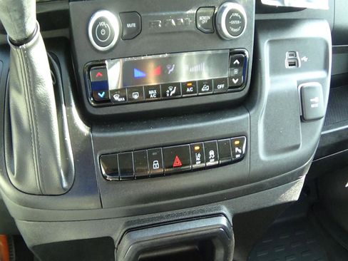 Used 2025 RAM ProMaster 2500 w/ Safety Group FWD image 22