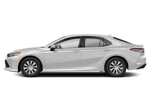 Used 2019 Toyota Camry LE FWD image 3