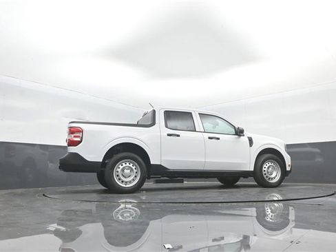 New 2025 Ford Maverick XL image 30
