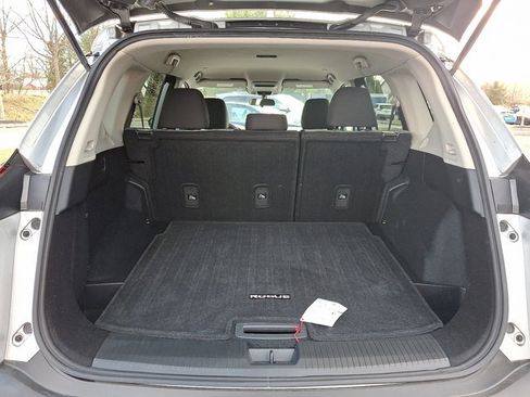Certified 2022 Nissan Rogue SV image 28