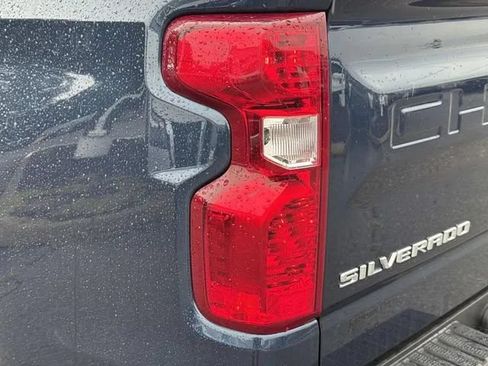 Used 2022 Chevrolet Silverado 1500 LT AWD/4WD image 12